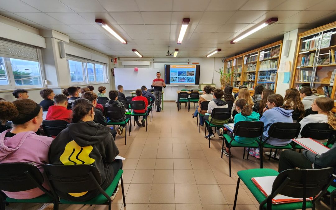 Charla de ISF Cantabria en el IES Peñacastillo, en el marco del PIIE «Repensando el agua»