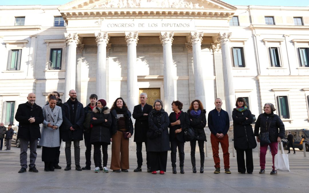 PSOE, Sumar, ERC, Junts, Bildu, BNG y Podemos se comprometen a consolidar la prohibición de cortes de suministro